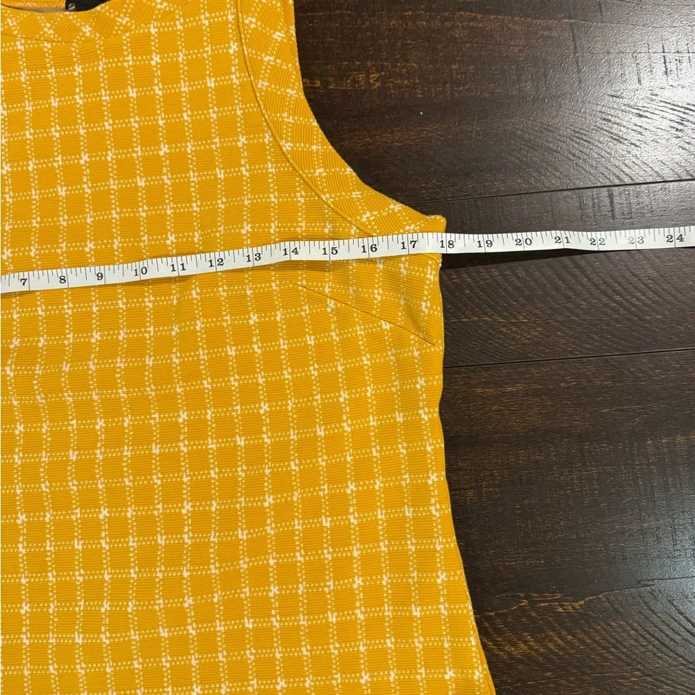 Ann Taylor Yellow Textured Knit Tank Top Plaid M - Picture 5 of 7